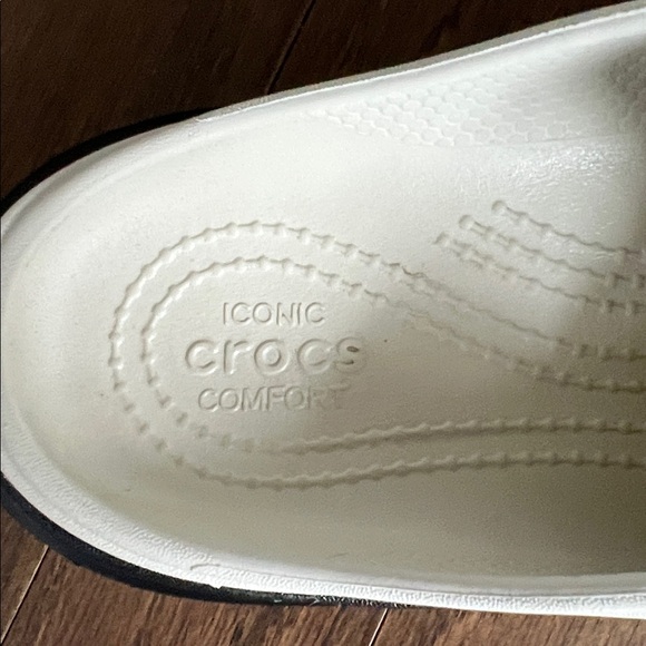 CROCS Stomp Loafer - Picture 8 of 11